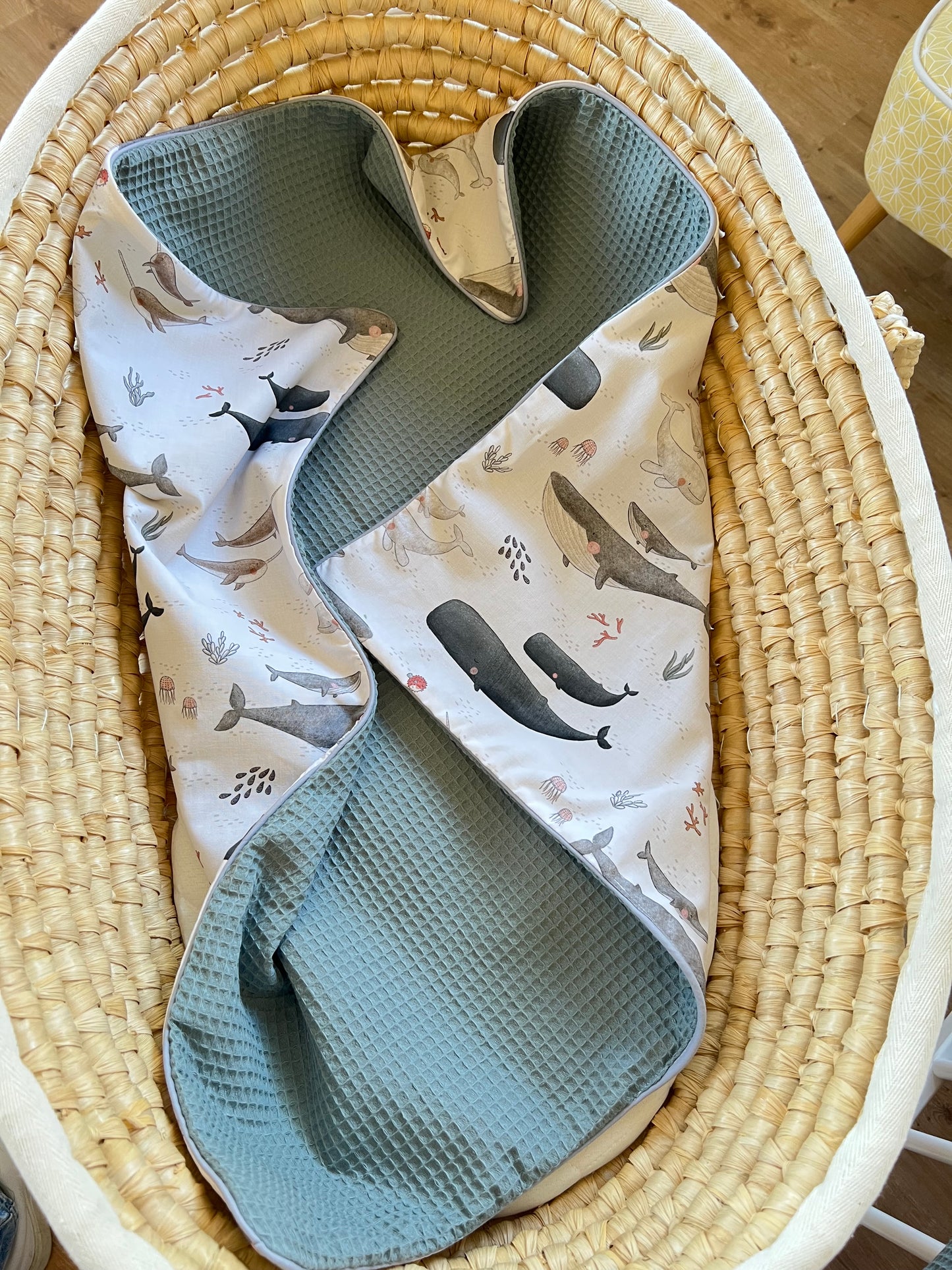 Babydecke "Wal+Waffelpique altgrün" (einen Namen sticken ist gratis!)