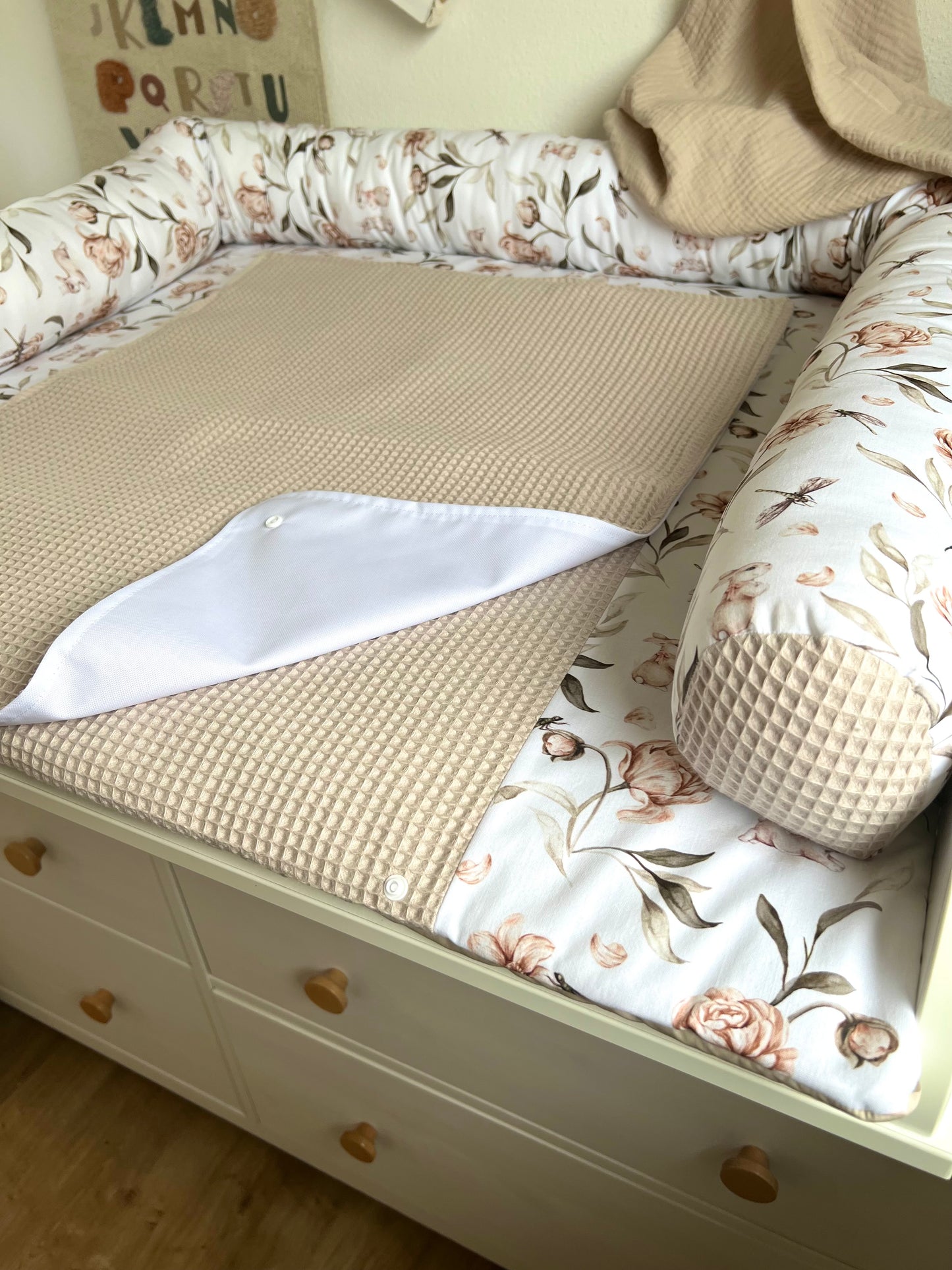 Wickelauflage Set „Hase, Blumen+Waffelpique hellbeige“